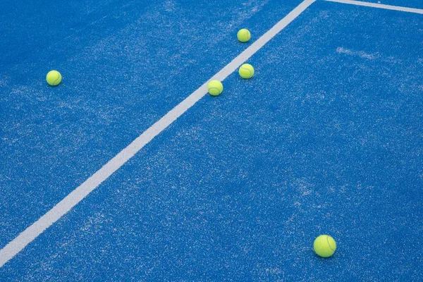 Selective Focus Blue Paddle Tennis Court Synthetic Grass Several Yellow — Stock Photo, Image