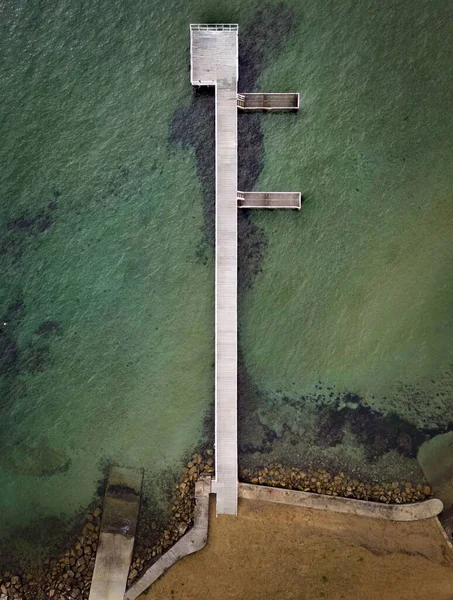Una Vista Aérea Vertical Del Muelle Mar Verde —  Fotos de Stock