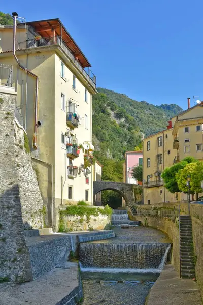 イタリアのサレルノ県の村Campagnaの小さな川の眺め — ストック写真