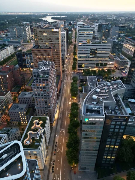 Een Verticale Foto Van Amsterdam Avond Met Stadsverlichting — Stockfoto