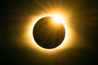 Toplam güneş tutulması 21 Ağustos 2017 'de Maryville, Tennessee' de gerçekleşti.