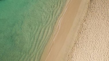 Karayipler 'de bir plaj manzarası.