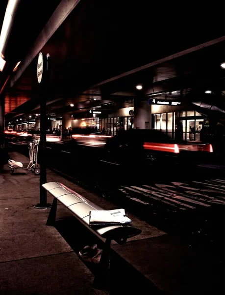 Sebuah Foto Paparan Cahaya Panjang Vertikal Jalan Dekat Bandara Los — Stok Foto