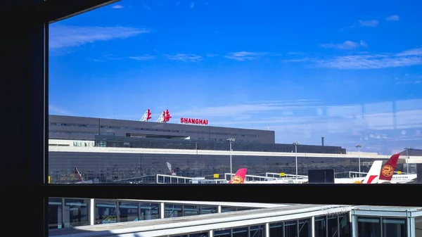 Edifício Aeroporto Xangai Com Céu Fundo — Fotografia de Stock