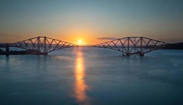 Vacker Bild Solnedgången Över Forth Bridge Edinburgh — Stockfoto