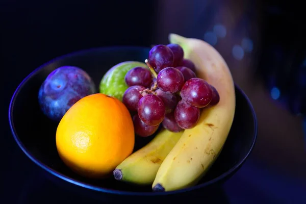 Tallrik Med Olika Typer Frukter — Stockfoto