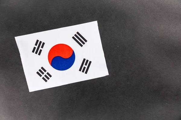 Primer Plano Bandera Corea Sobre Fondo Oscuro Con Espacio Para — Foto de Stock