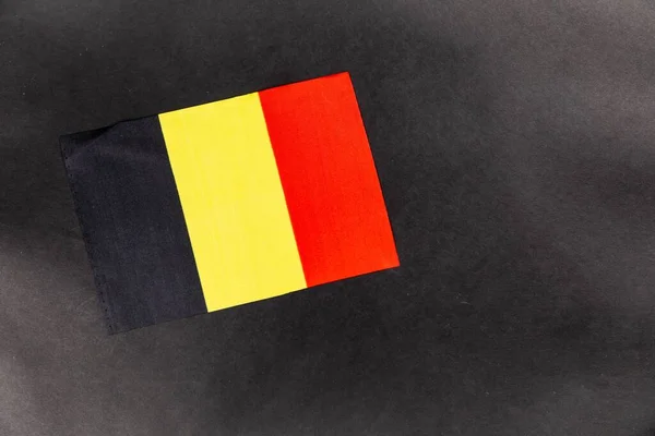 Κοντινό Πλάνο Της Σημαίας Του Βελγίου Σκούρο Φόντο Αντιγραφικό Χώρο — Φωτογραφία Αρχείου