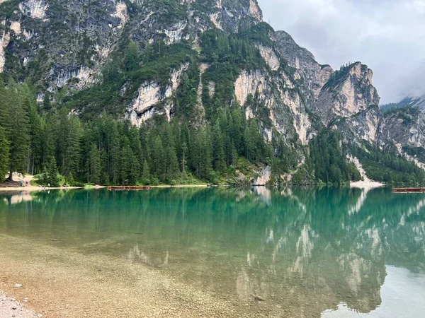Eine Malerische Landschaft Den Bergen Mit Einem See — Stockfoto