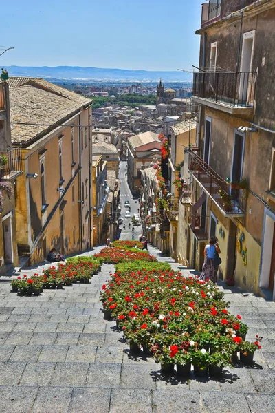Die Treppe Nach Unten Die Innenstadt Caltagirone Sizilien Italien Senkrecht — Stockfoto