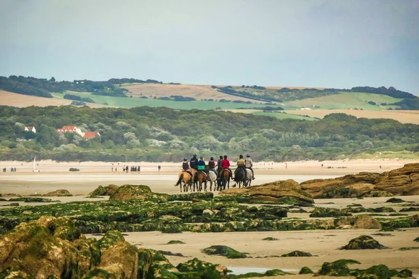 Paesaggio Panoramico Con Persone Cavallo Normandia Francia — Foto Stock