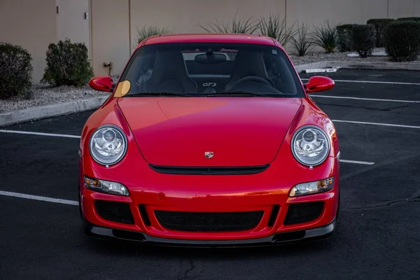 Vue Grand Angle Une Porsche 911 Gt3 2008 Rouge Garée — Photo