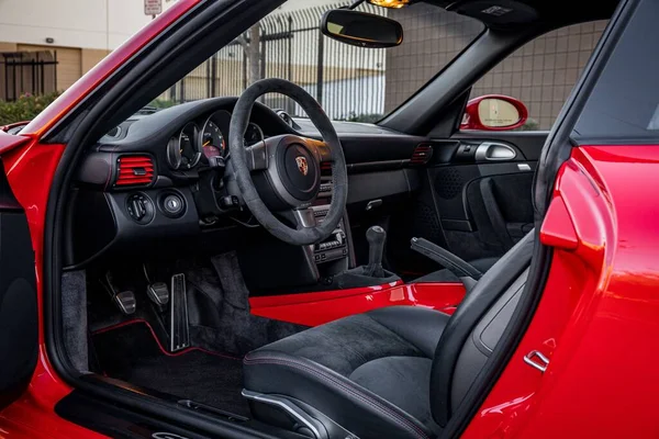 Vista Coche Porsche 911 Gt3 Rojo 2008 Estacionado Con Puerta — Foto de Stock