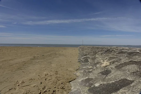 德国Cuxhaven Sahlenburg海滩景观 石路延伸至大海 — 图库照片