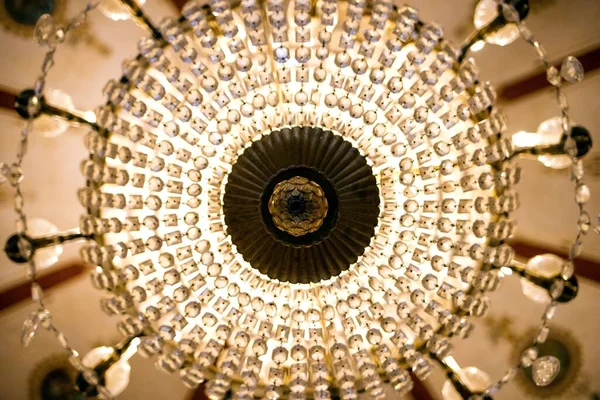 Low Angle Artistic Ceiling Chandelier — Stock Photo, Image