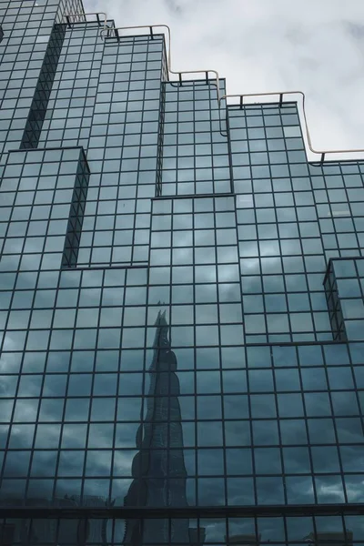 Low Angle Modern Glass Building — Stock Photo, Image