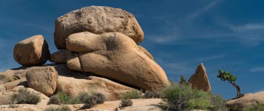 Joshua Tree Ulusal Parkı 'ndaki Korku Salonu Kaya oluşumları, Kaliforniya, ABD