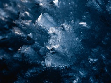 Kar tanesinin makro görüntüsü.