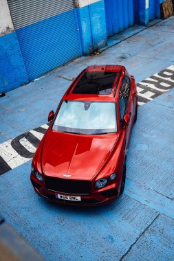 Londra, İngiltere sokaklarında yeni bir Bentley Bentayga