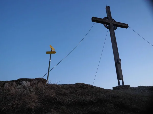 Христианский Крест Холме Ноткаршпитце Горах Аммер — стоковое фото