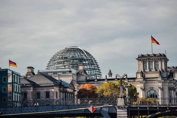 Reichstag Building German Flags Top Cloudy Sky — Stock Photo, Image