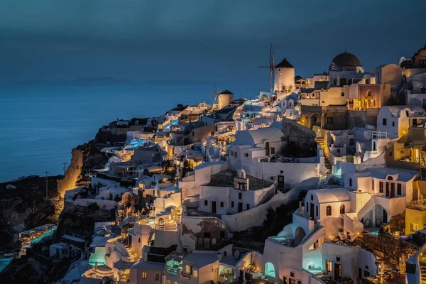 Malerische Blaue Stunde Oia Dem Typischsten Dorf Santorinis Und Beliebtesten — Stockfoto