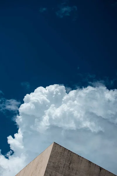 Edificio Oficinas Parque Negocios Con Cielo Azul Arriba — Foto de Stock