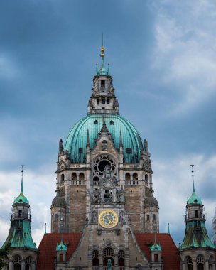 Hanover Belediye Binası 'nın dikey görüntüsü.