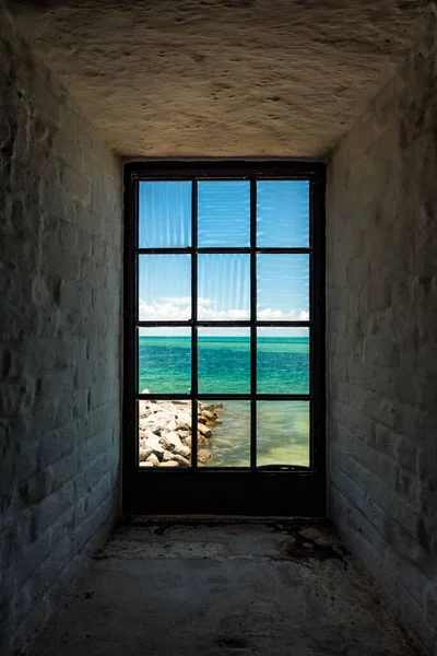 Vertical Shot Checkered Window Overlooking Ocean West Palm Beach Usa — Stock Photo, Image