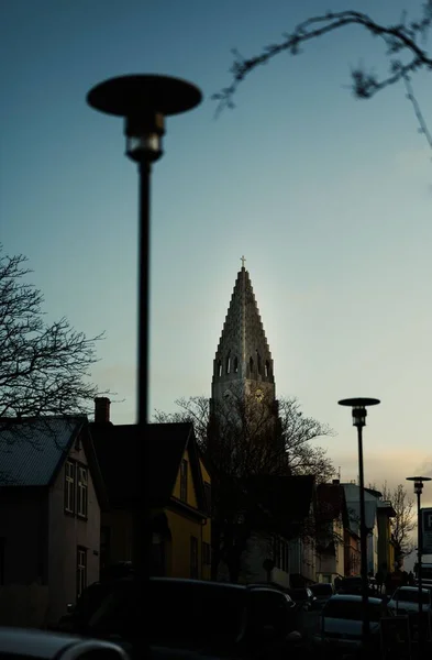 Plano Vertical Iglesia Hallgrimskirkja Contra Cielo Azul Reikiavik Islandia — Foto de Stock