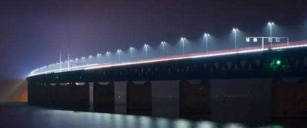 Most Malmö Szwecja Nocy Światłami Wodnym Krajobrazem — Zdjęcie stockowe