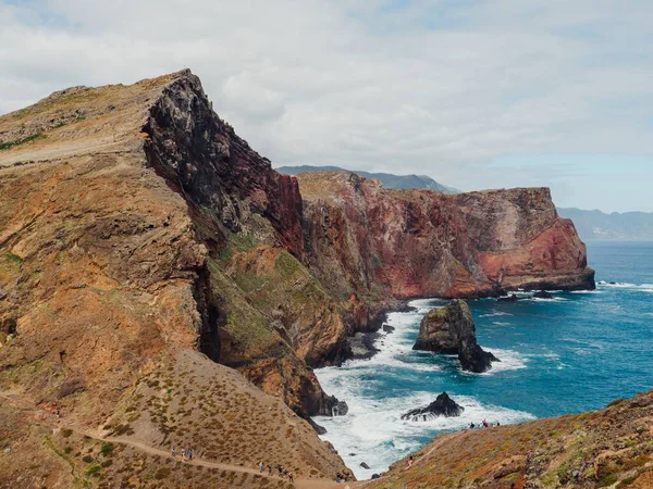 Een Prachtig Kustlandschap Met Rotsachtige Kliffen Madeira Portugal — Stockfoto