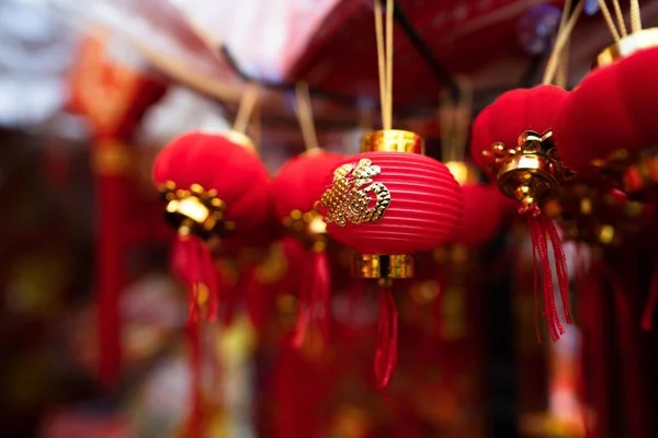 Close Lanternas Chinesas Vermelhas Com Personagens Durante Festival Cidade China — Fotografia de Stock