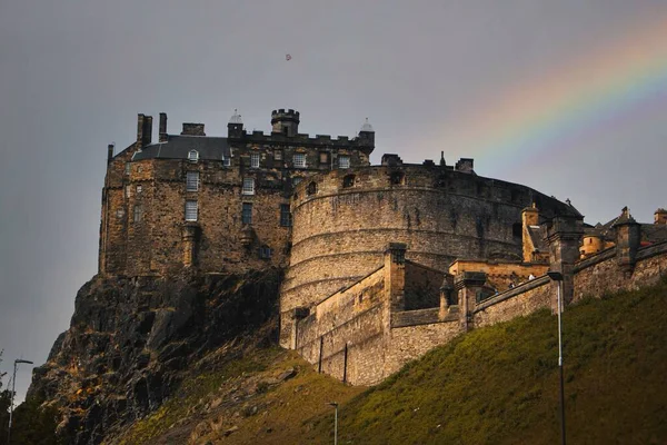 Hermosa Vista Del Castillo Edimburgo Bajo Colorido Arco Iris Escocia — Foto de Stock