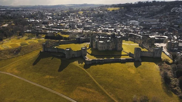英国奥恩威克城堡的空中景观 — 图库照片