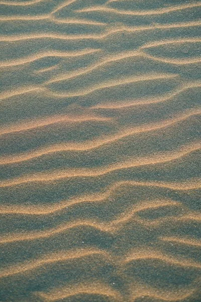 Волнистый Песок Солнечным Светом — стоковое фото