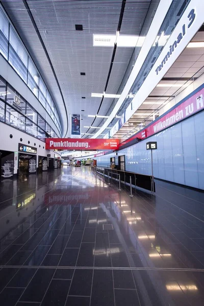 코로나 대유행이 멈추는 오스트리아빈 공항에 터미널 — 스톡 사진