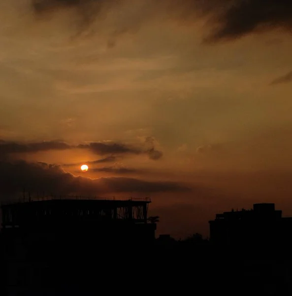 Захід Сонця Змішаний Міським Будівельним Майданчиком — стокове фото