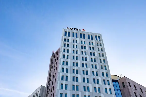 Una Vista Alto Edificio Moderno Con Bel Design — Foto Stock