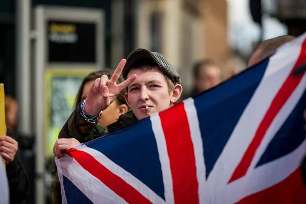 Homem Protestando Durante Marcha Edl Pela Cidade Newcastle — Fotografia de Stock