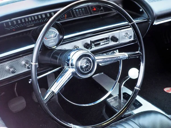 Vista Perto Roda Carro Clássico Chevrolet Impala — Fotografia de Stock