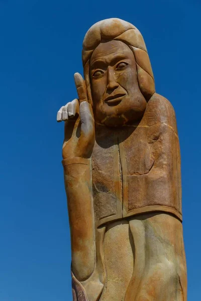 Une Vieille Sculpture Contre Ciel Bleu Dans Vallée Des Saints — Photo