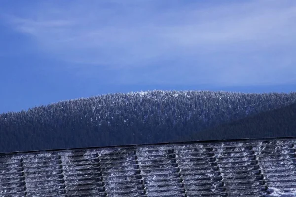 겨울에 꼭대기의 아름다운 — 스톡 사진