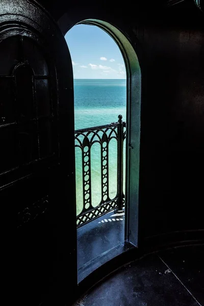 Een Prachtig Uitzicht Oceaan Vanaf Top Van Een Vuurtoren Key — Stockfoto