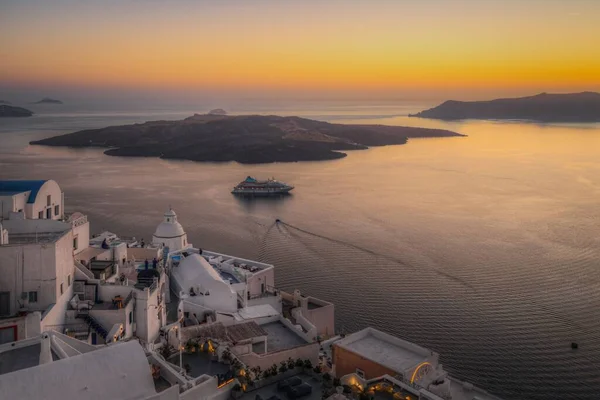 Amazing Sunset Santorini Caldera Santorini Popular Destination Honeymoon Cruise Ship — Stock Photo, Image