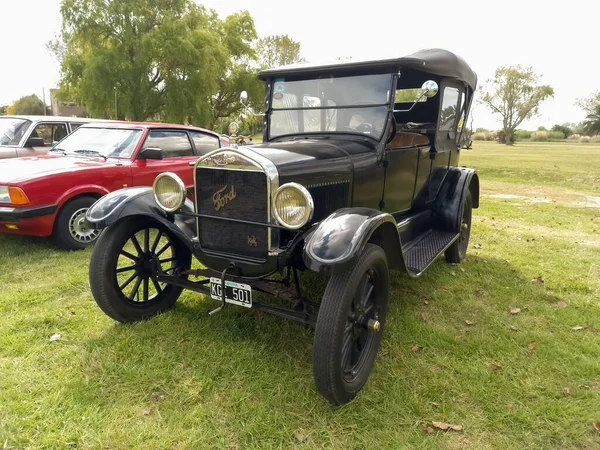 Старый Черный Ford Model Фордор Фаэтон 1926 Сельской Местности Природа — стоковое фото