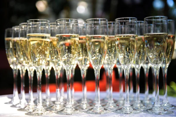 Ett Par Glas Champagne Ett Bröllop — Stockfoto