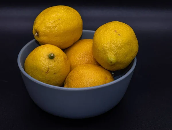 Close Limões Uma Tigela — Fotografia de Stock