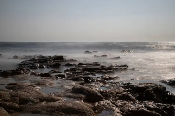 Чудовий Краєвид Галісійського Узбережжя Маленькими Камінцями Морі — стокове фото