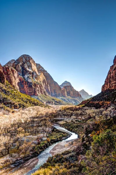 Pequeño Río Que Fluye Través Del Parque Nacional Zion Formaciones —  Fotos de Stock